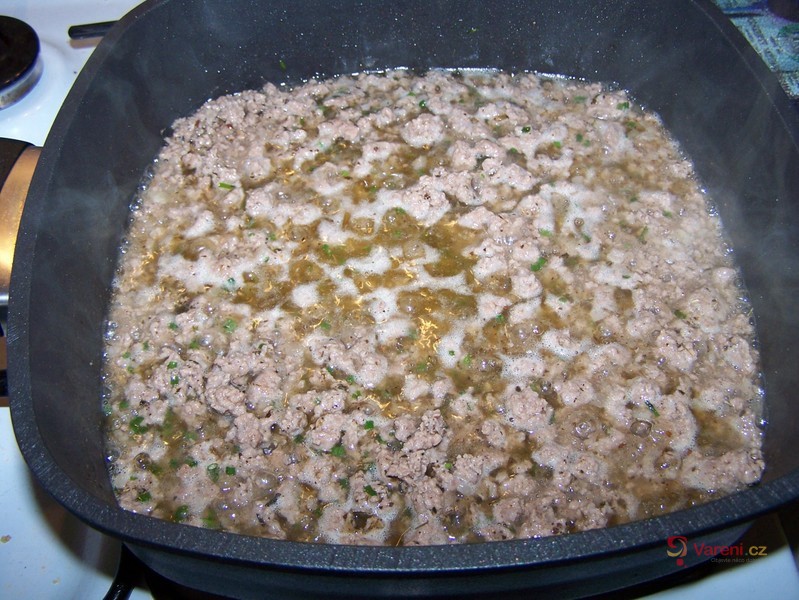 Špagety zapečené s mletým masem - fotografie 2