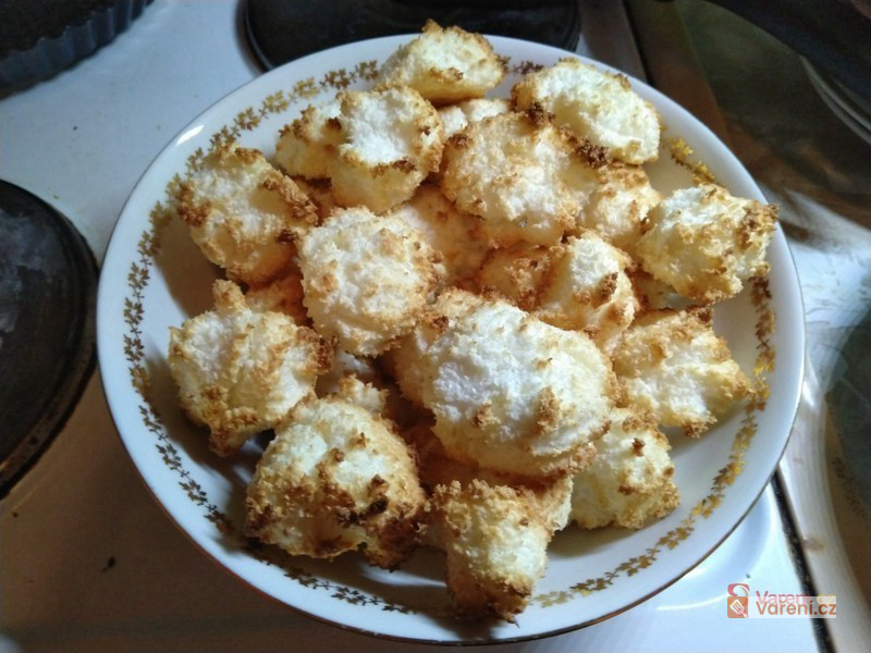 Vánoční kokosky z bílků