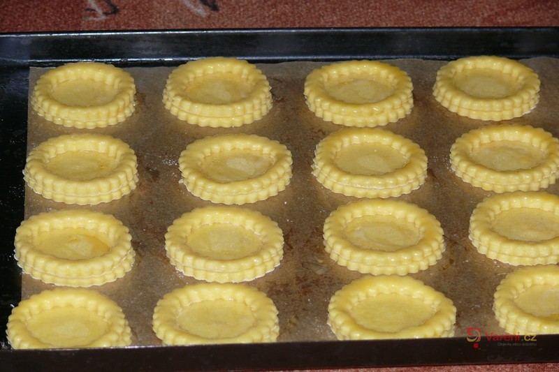 Linecké koláčky se švestkami - fotografie 3