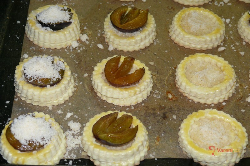 Linecké koláčky se švestkami - fotografie 4