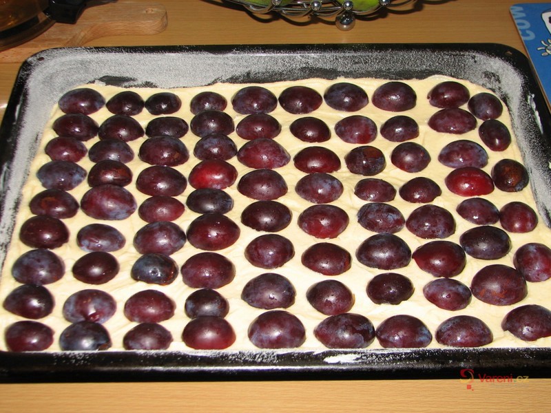 Třený švestkový koláč - fotografie 5