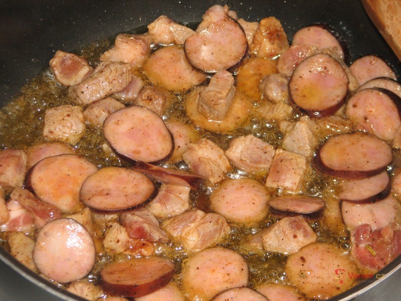 Pikantní směs s bramboráčky - fotografie 5