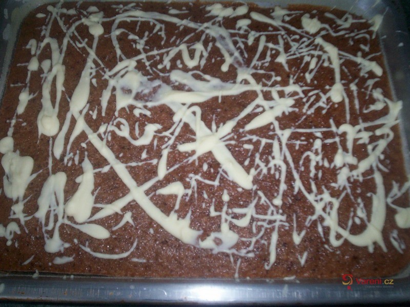 Ořechovo-čokoládová buchta - fotografie 5