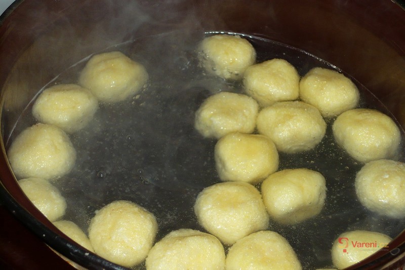 Tvarohové knedlíčky s jahodami - fotografie 3