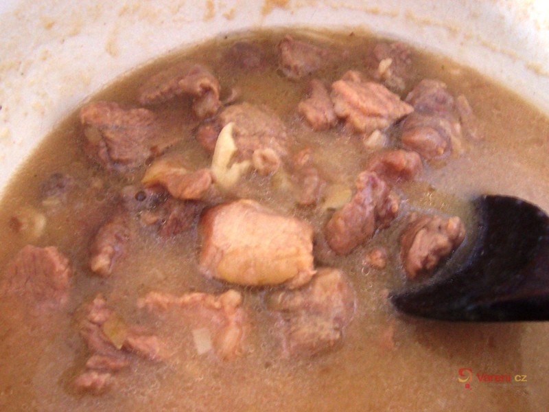 Vepřové kostky na česneku - fotografie 4