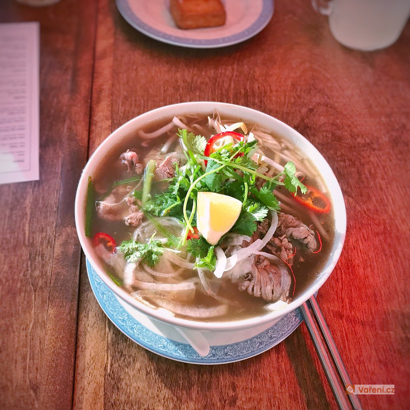 Chabašťová polévka s uzeným bůčkem