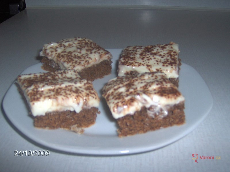 Ořechovo-kakaový piškot s tvarohovým krémem - fotografie 2