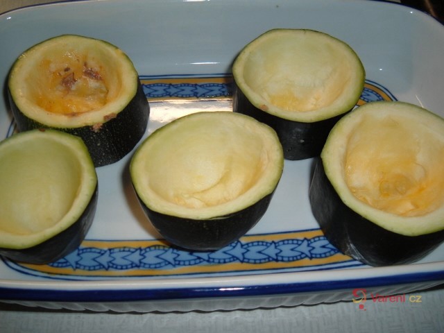 Cuketové kroužky plněné zeleninou a masem - fotografie 2