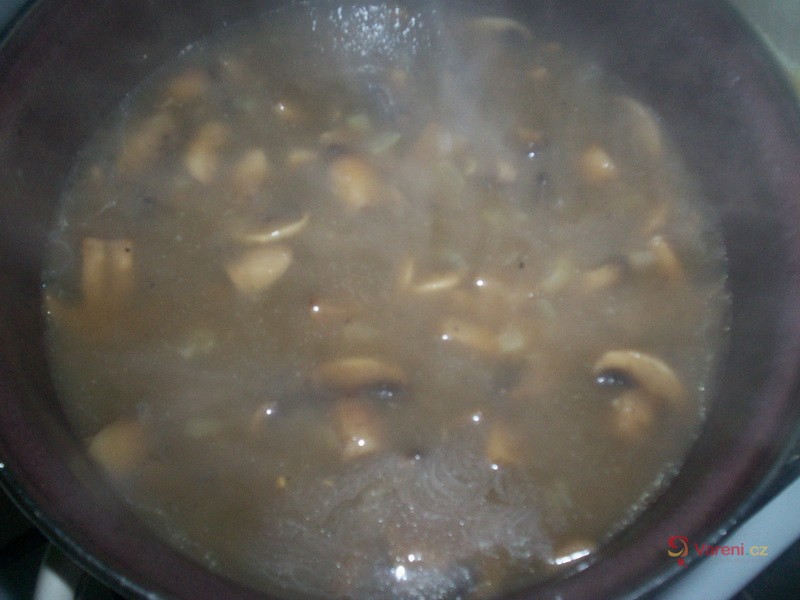 Rychlá žampionová omáčka - fotografie 4