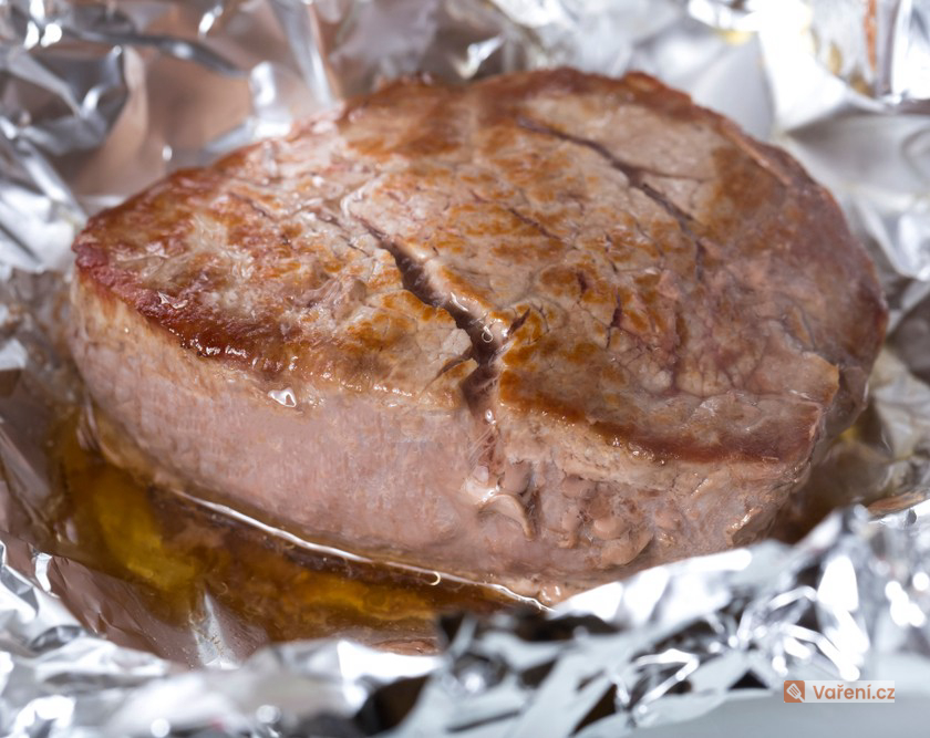 Maso pečené v alobalu