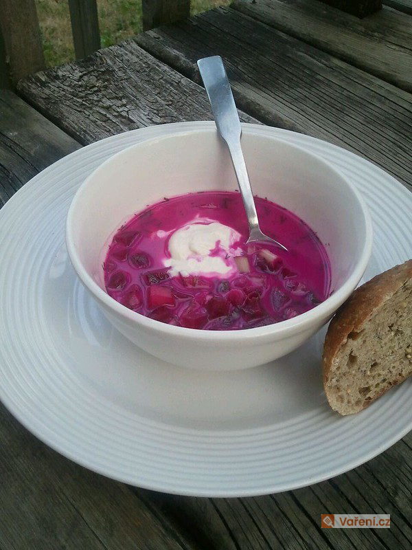 Polská polévka z červené řepy - fotografie 2