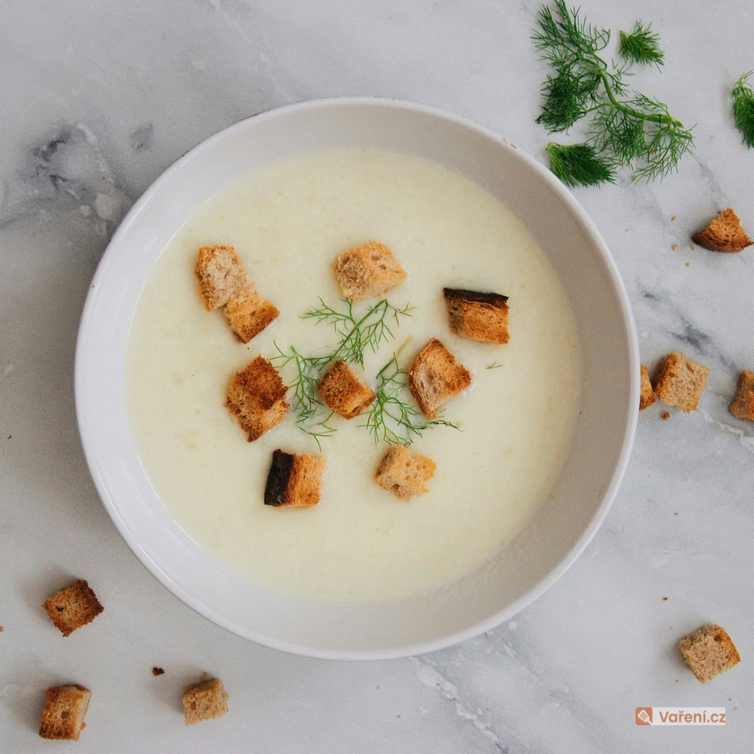 Smetanová polévka se sýrem