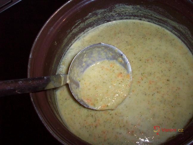 Brokolicová polévka s mrkví - fotografie 3