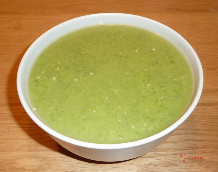 Rychlá brokolicová polévka s nivou 