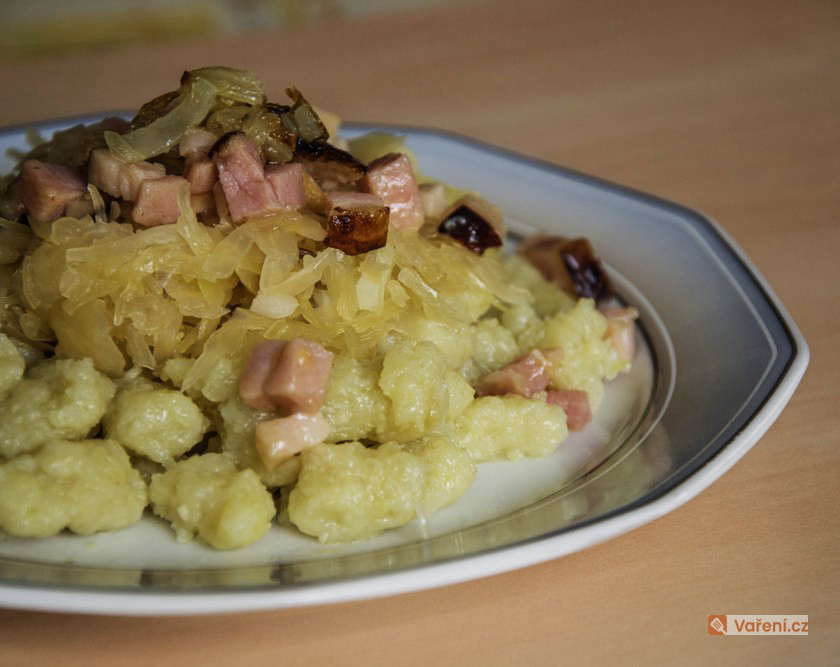 Chudé halušky s hlávkovým zelím