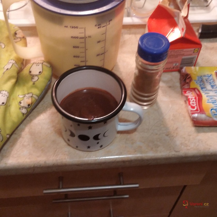 Vynikající horká čokoláda - fotografie 4