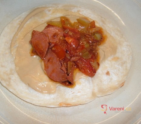 Domácí plněná tortilla - fotografie 5