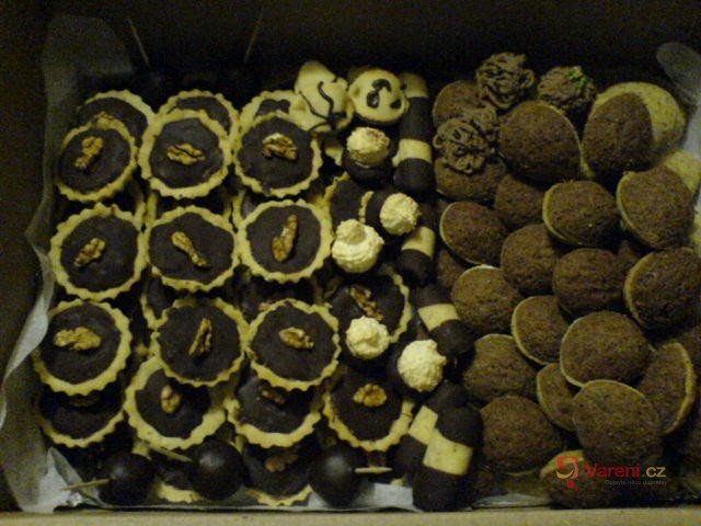 Ořechové košíčky s pečenou náplní - fotografie 3