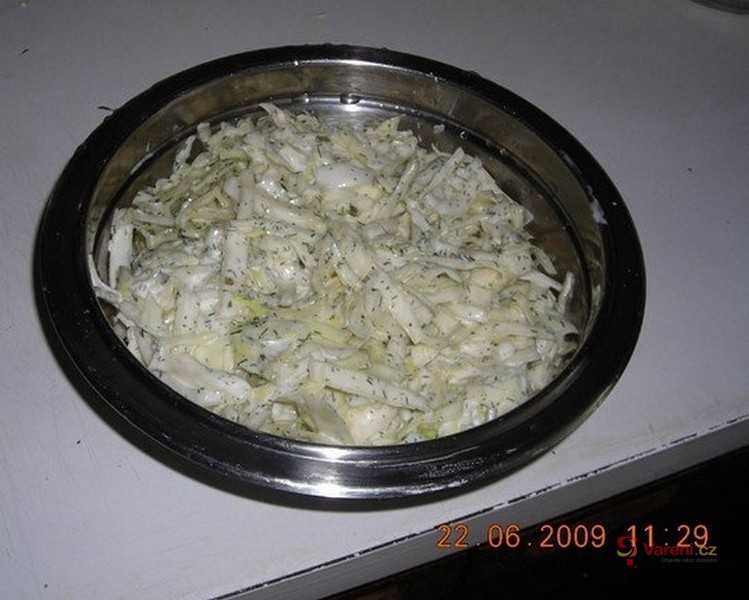 Zelný salát s koprem