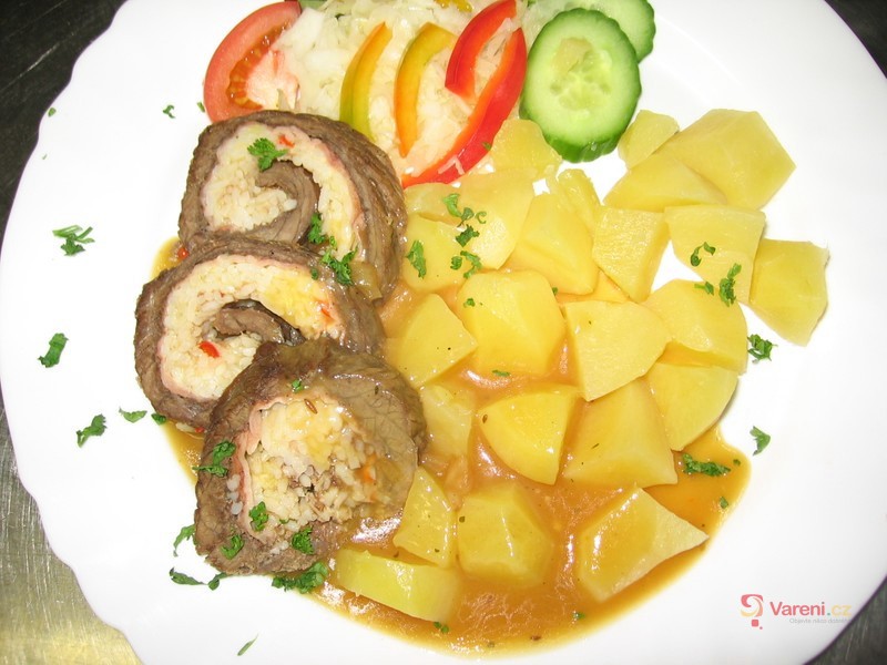 Roláda plněná rýžovo-sýrovou směsí - fotografie 3