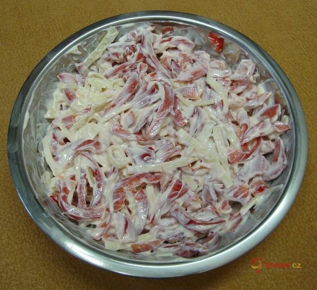 Paprikový salát s tvarohovou zálivkou - fotografie 4