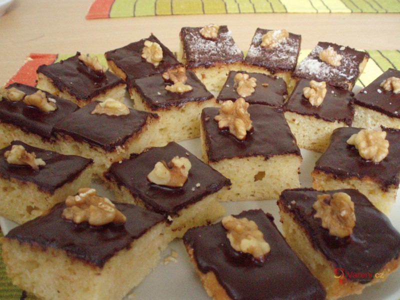 Čokoládové řezy s jablky - fotografie 5