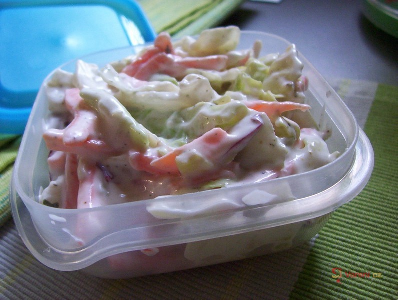 Listový salát s majonézou