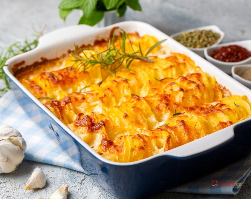 Francouzské brambory s uzeninou