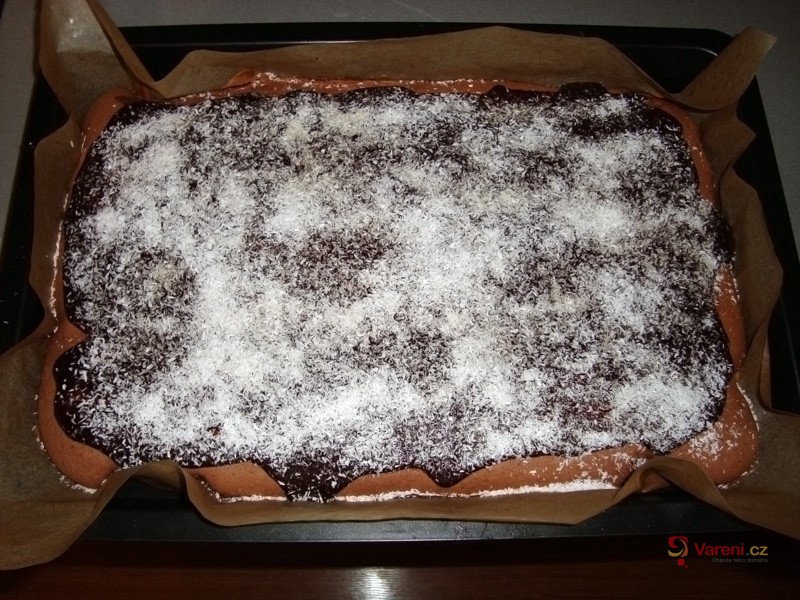 Kakaový perník s polevou a kokosem - fotografie 3