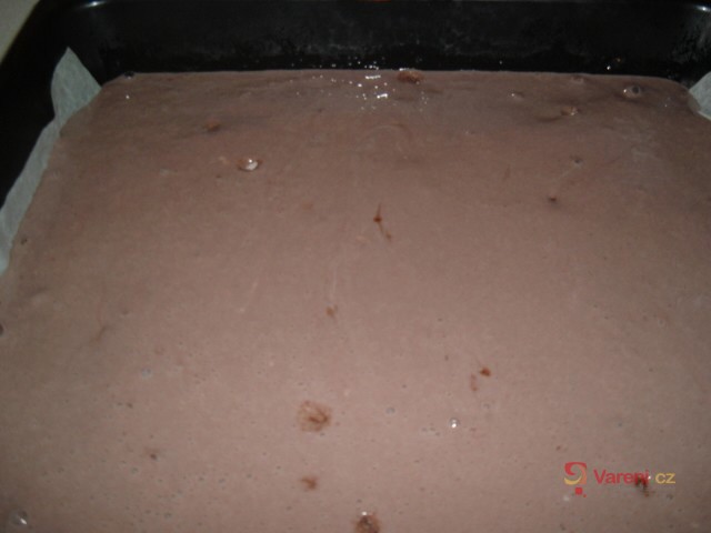 Kakaový sypaný koláč - fotografie 3