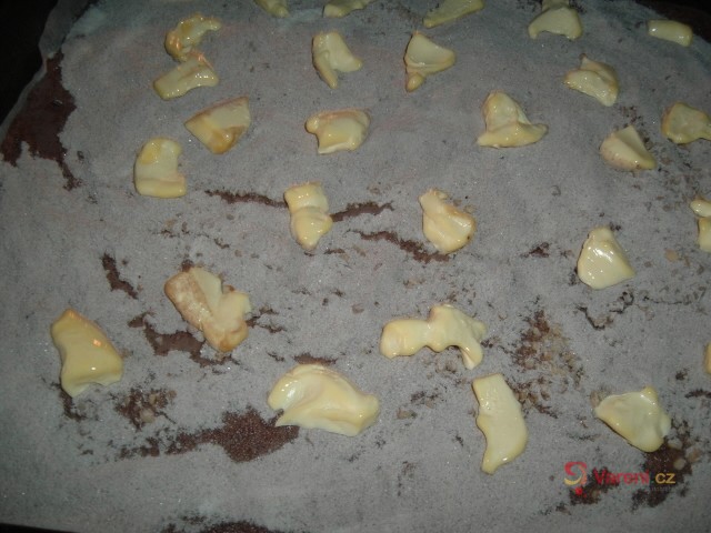 Kakaový sypaný koláč - fotografie 5