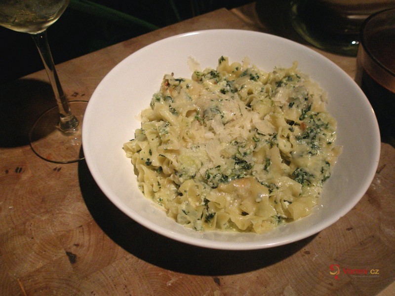 Česnekové kuře se špenátem a ricottou - fotografie 3