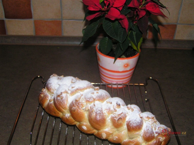 Vánočka s rozinkami - fotografie 4