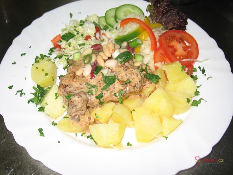 Žebírko v pikantní smetanové omáčce - fotografie 2