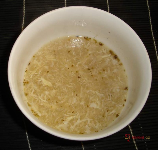 Česneková polévka s brambory - fotografie 3