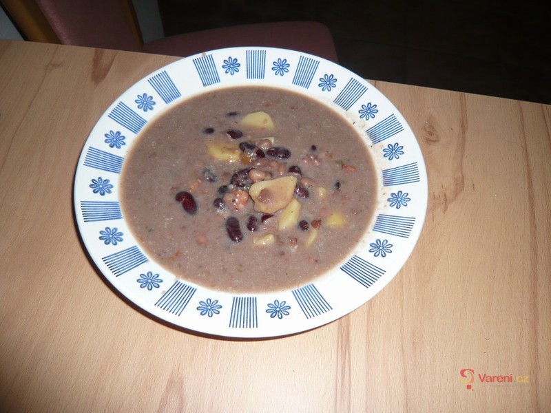 Jednoduchá fazolová polévka - fotografie 2