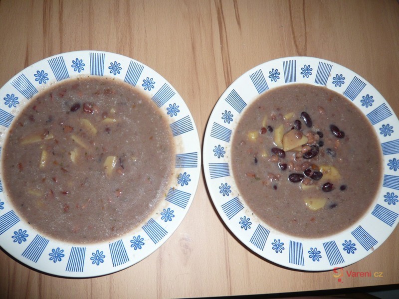 Jednoduchá fazolová polévka - fotografie 3