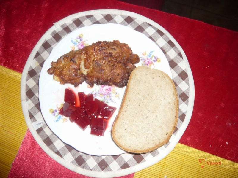 Kuřecí řízek s česnekem - fotografie 3