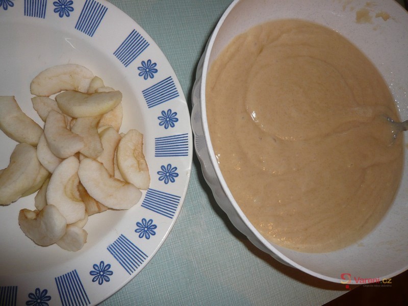 Rychlá jablečná buchta - fotografie 2