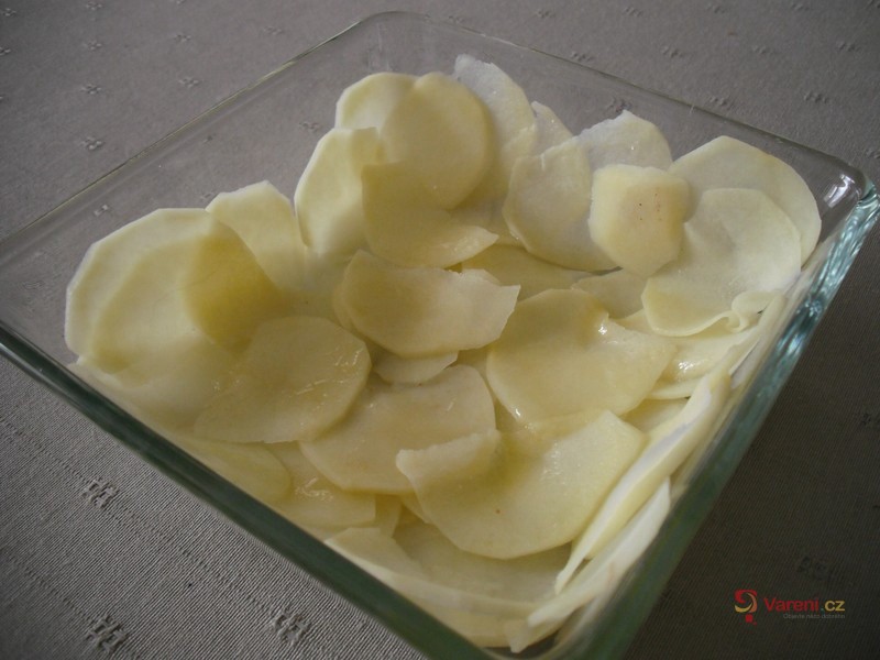 Tuňák zapečený s rajčaty a sýrem - fotografie 3