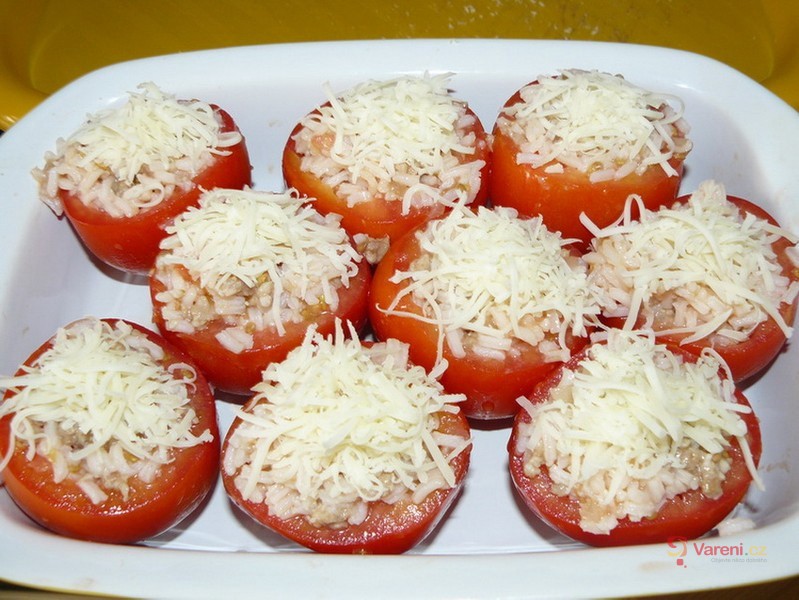 Plněná zapékaná rajčata