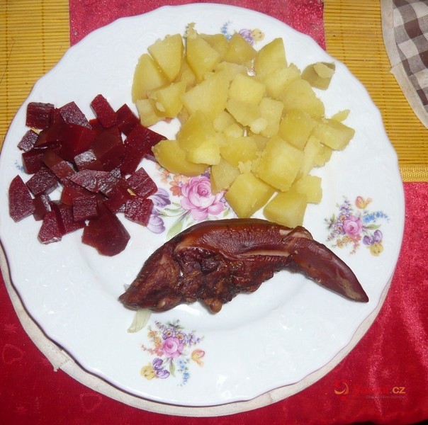 Uzený jazyk s křenovou omáčkou - fotografie 2