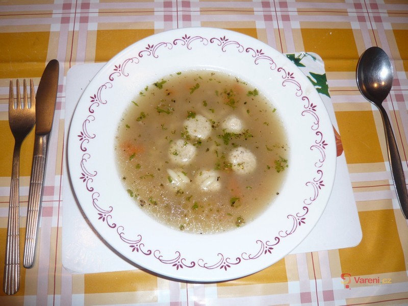 Polévka s drožďovými knedlíčky - fotografie 2