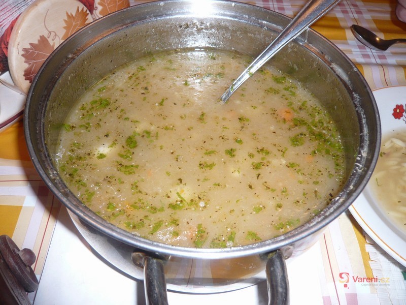 Polévka s drožďovými knedlíčky - fotografie 3