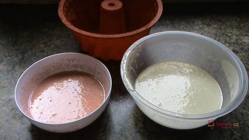 Barevná olejová bábovka - fotografie 5