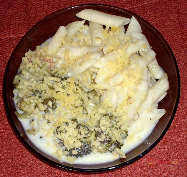 Sýrová omáčka s brokolicí a těstovinami - fotografie 2