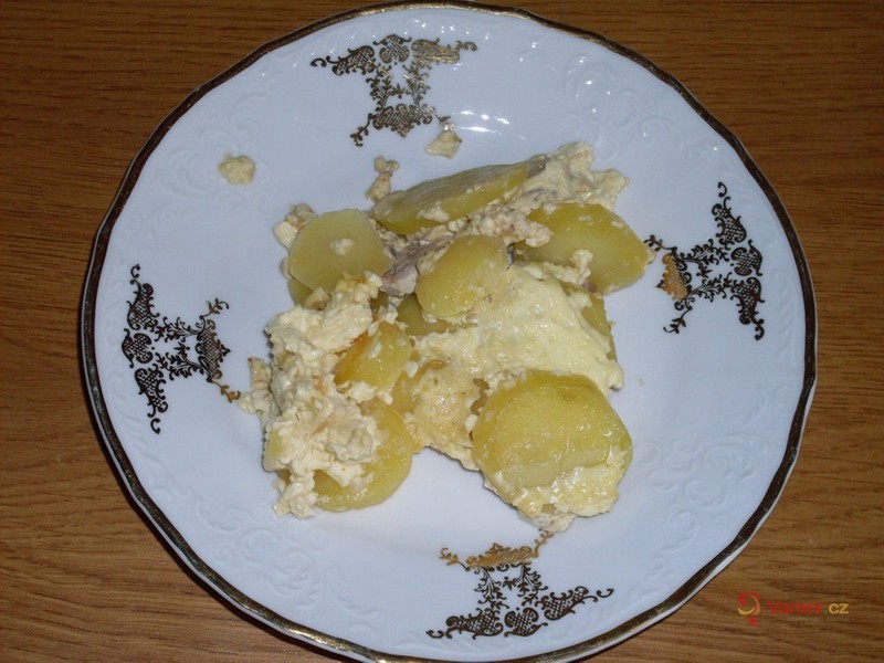 Zapékané brambory s masem a smetanou
