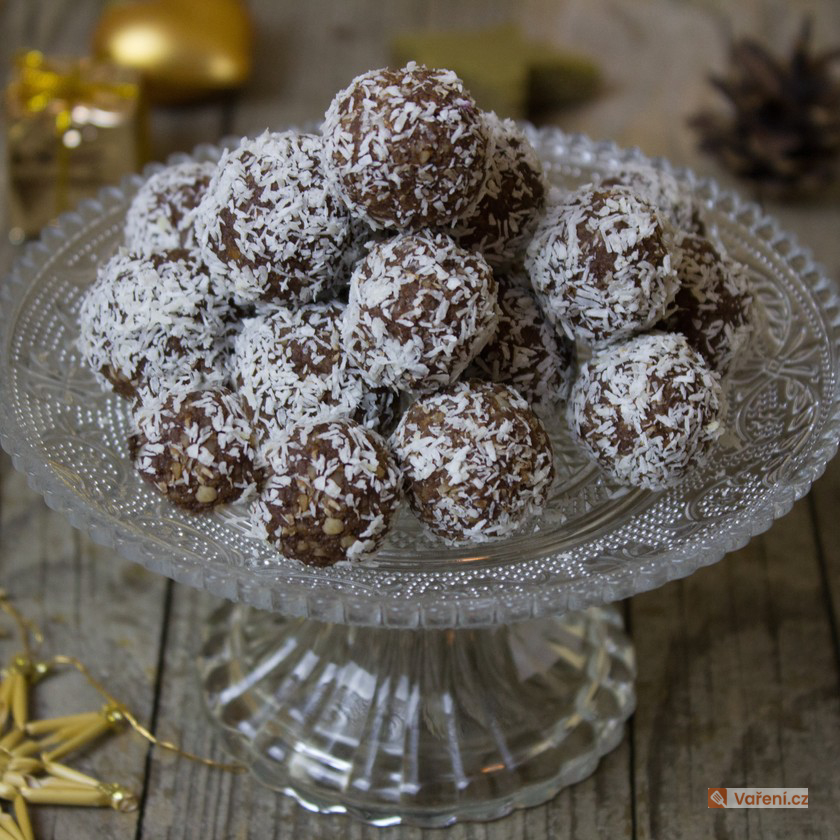 Kokosové kuličky s kakaem s rumem