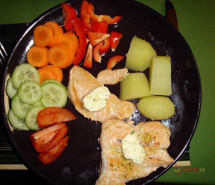 Losos s česnekovým máslem - fotografie 2