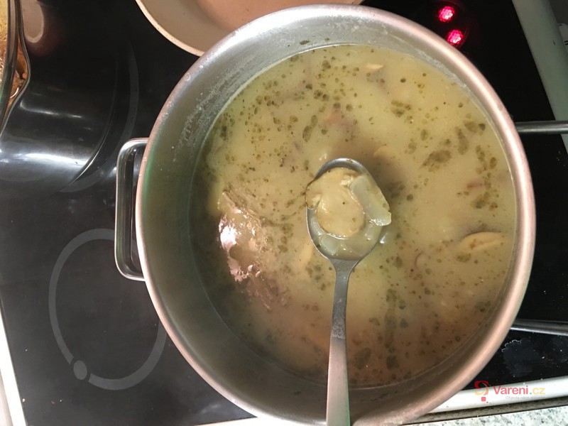 Hustá houbová polévka 1